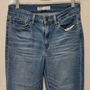 Womens Levis Strauss Signature Gold Mid Rise Capri Jeans Light Wash Size 6 W28